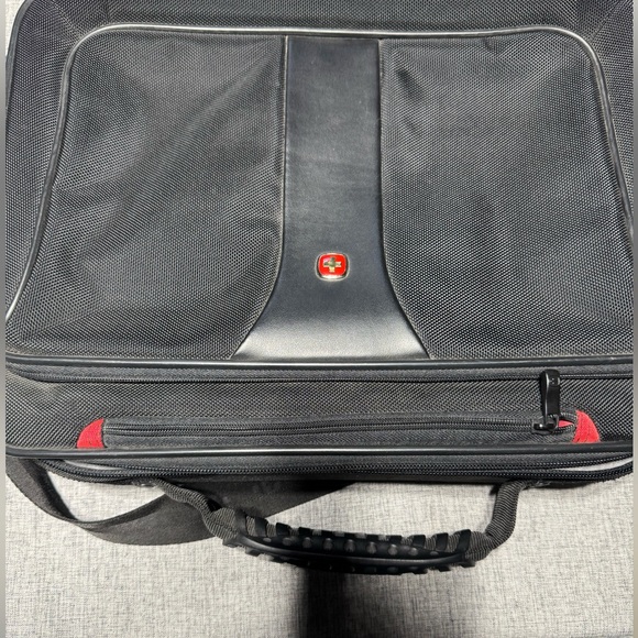 Wenger Swiss Army Laptop Briefcase - Picture 4 of 11